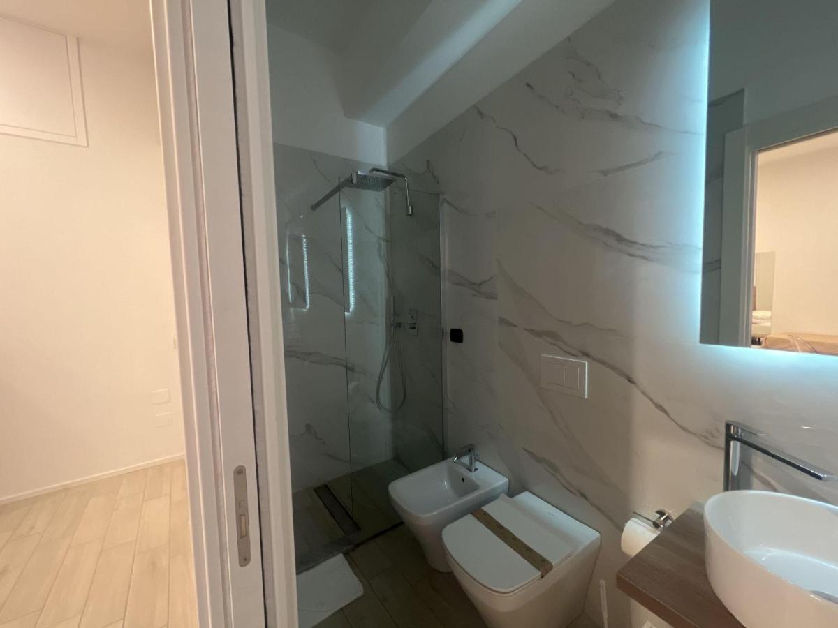 La Piazza Suite Napels Buitenkant foto