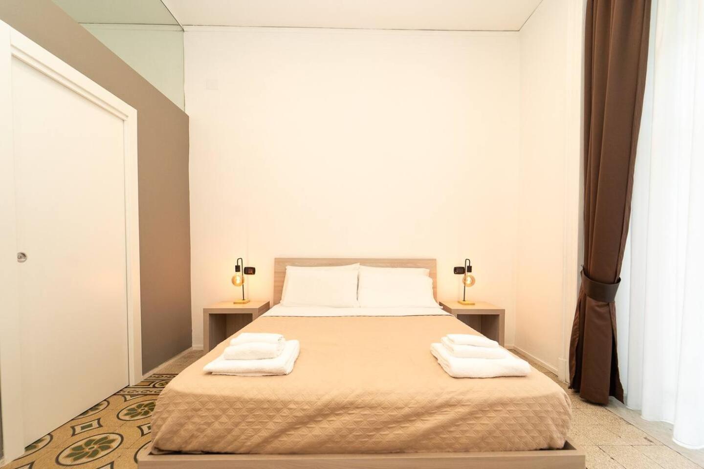 La Piazza Suite Napels Buitenkant foto