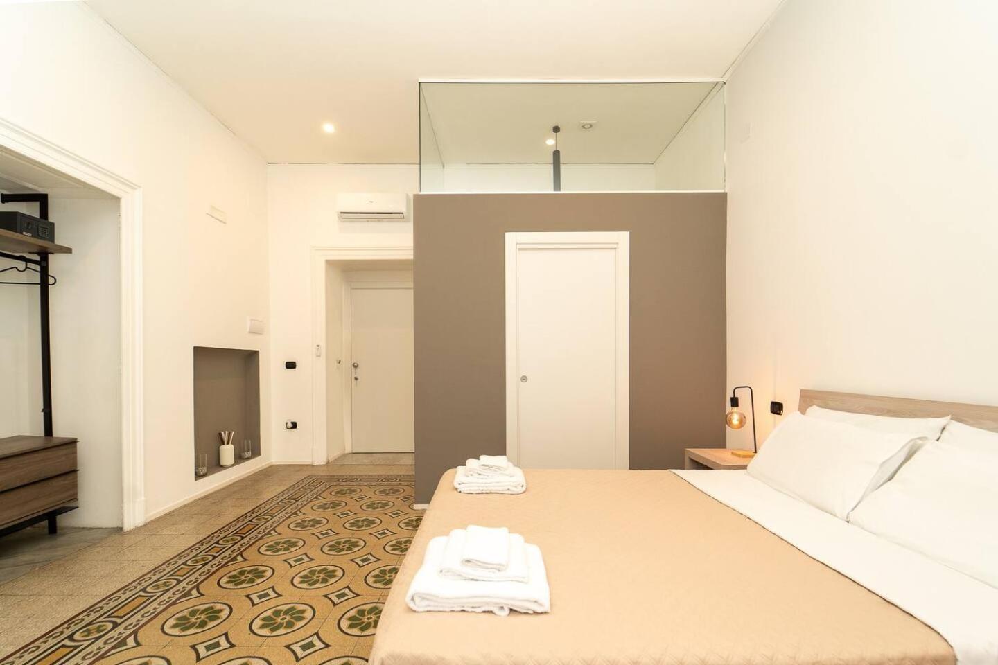 La Piazza Suite Napels Buitenkant foto