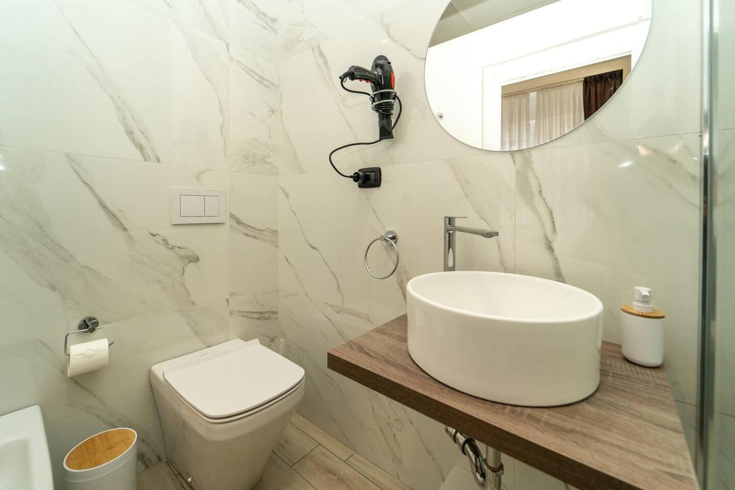 La Piazza Suite Napels Buitenkant foto