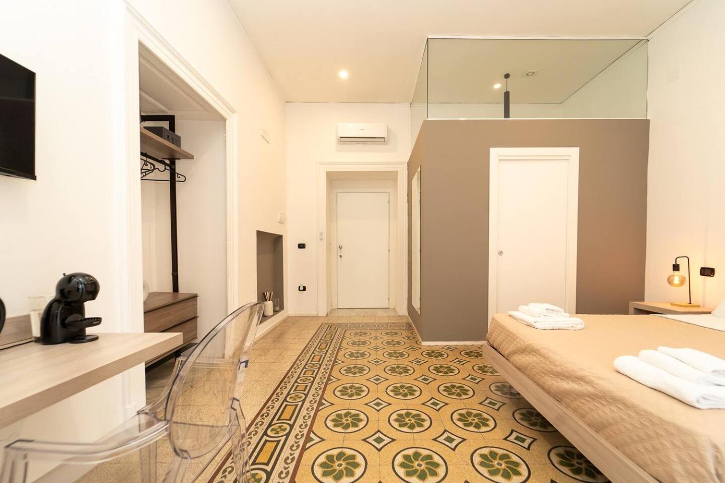 La Piazza Suite Napels Buitenkant foto
