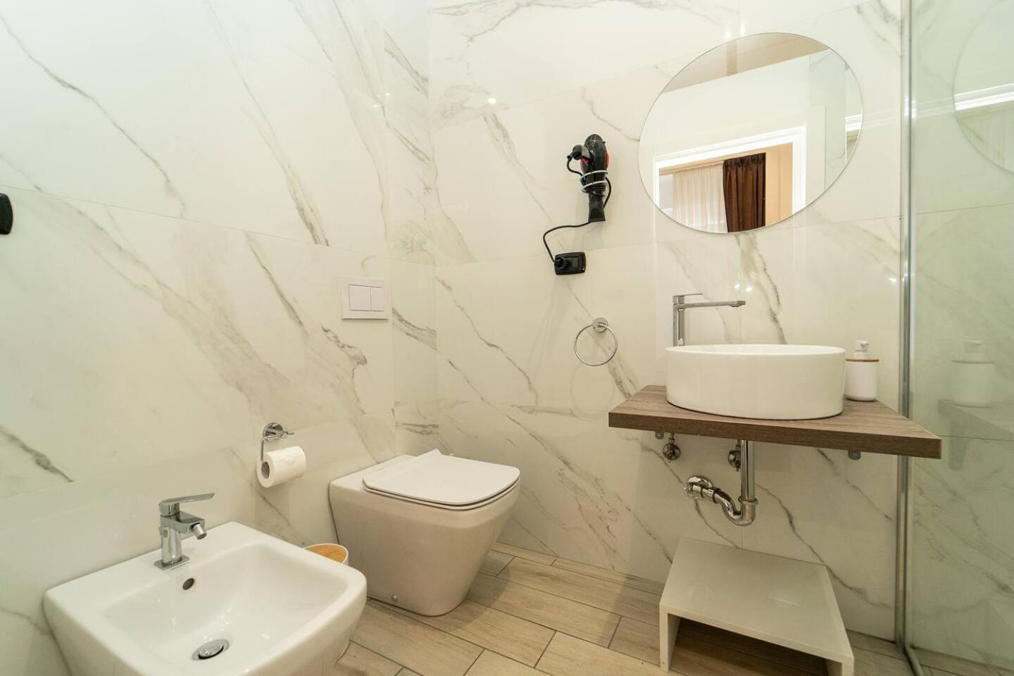 La Piazza Suite Napels Buitenkant foto
